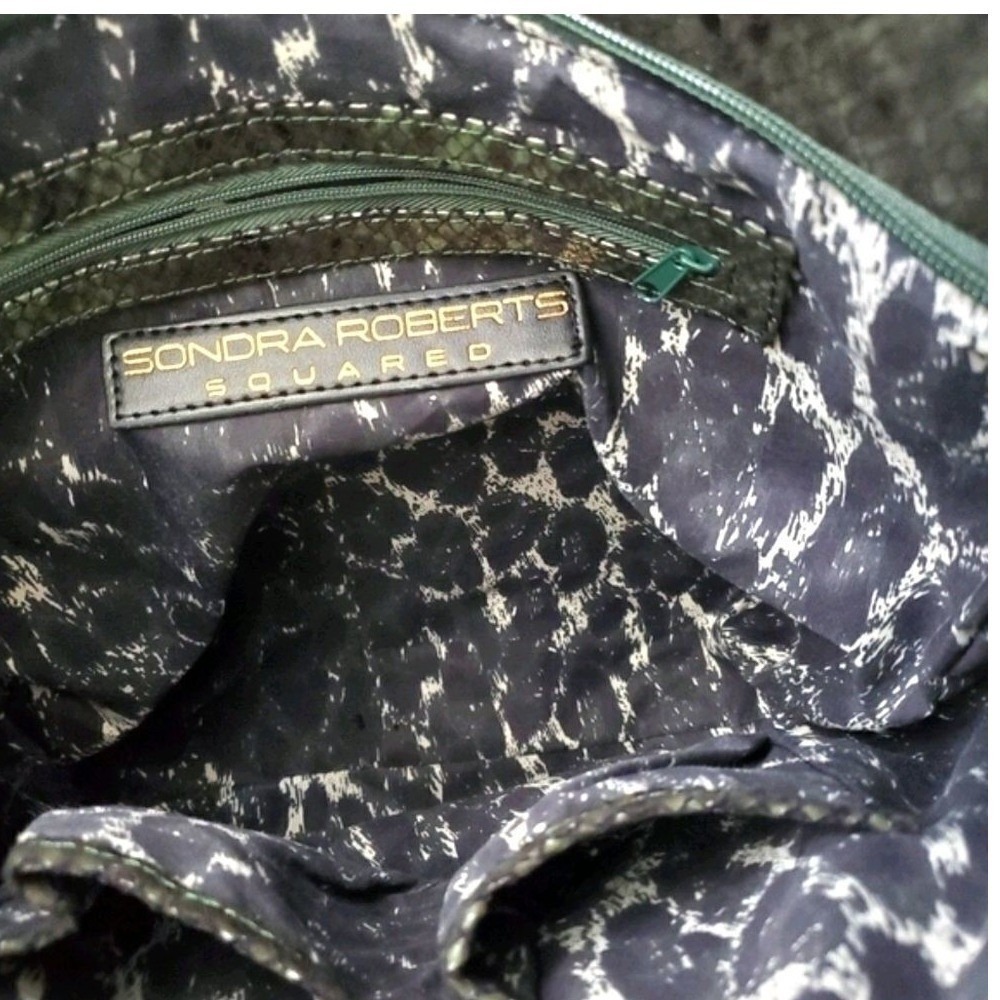 Sondra Roberts Faux Snakeskin Tote‎ Bag Greenish Grey Micro-Scale Print NWOT - Picture 4 of 9
